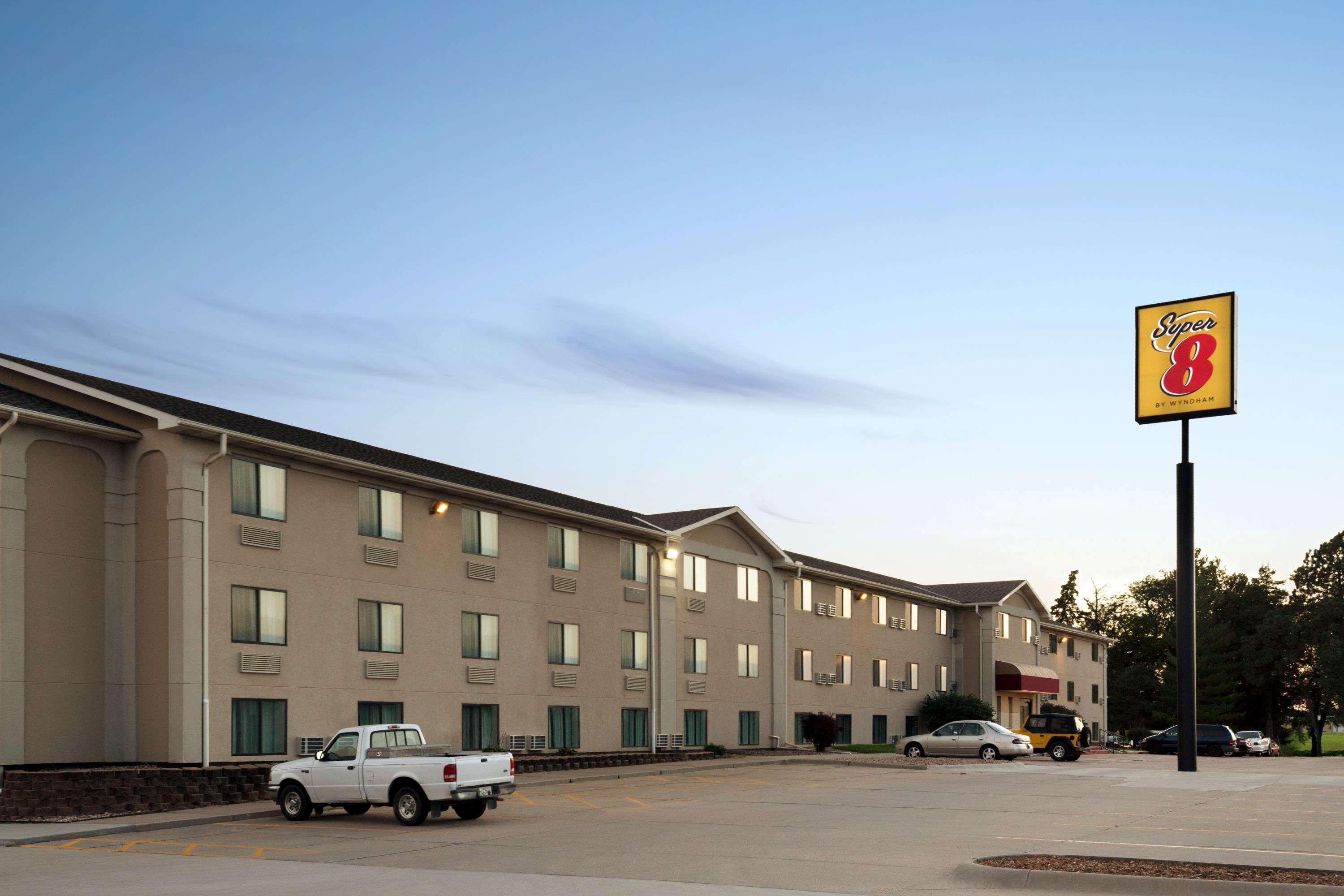 Hotel Super 8 By Wyndham Lincoln North Exterior foto