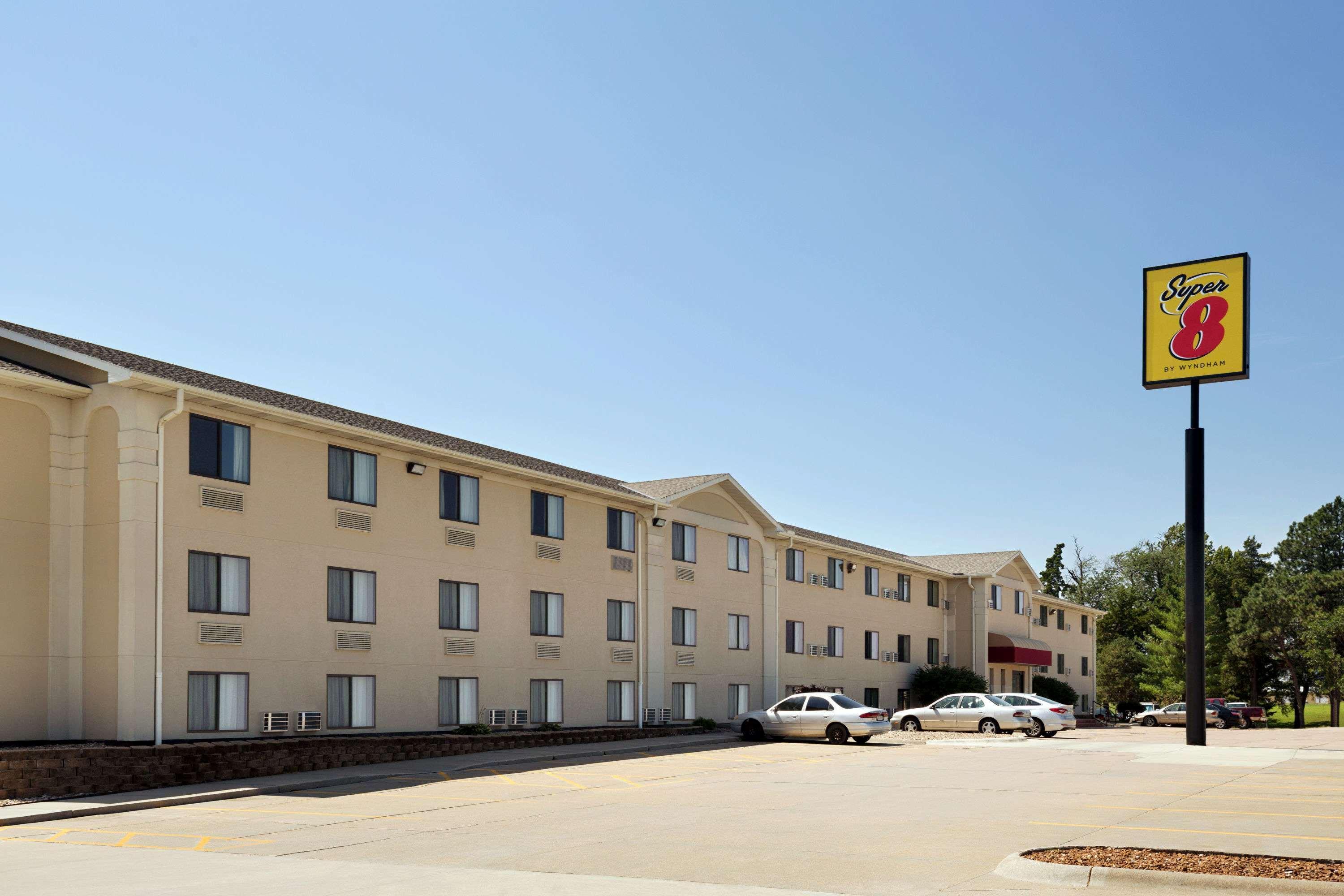 Hotel Super 8 By Wyndham Lincoln North Exterior foto