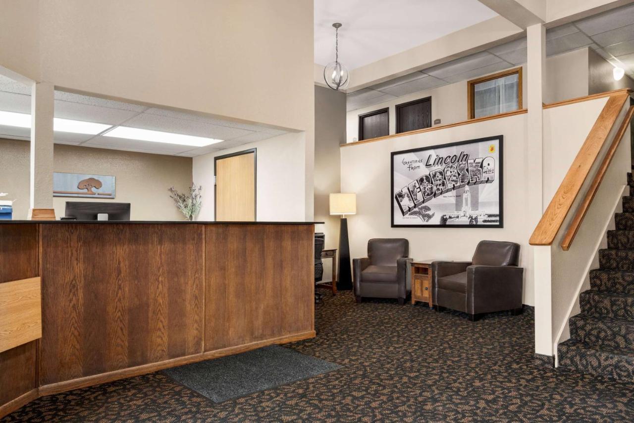 Hotel Super 8 By Wyndham Lincoln North Exterior foto