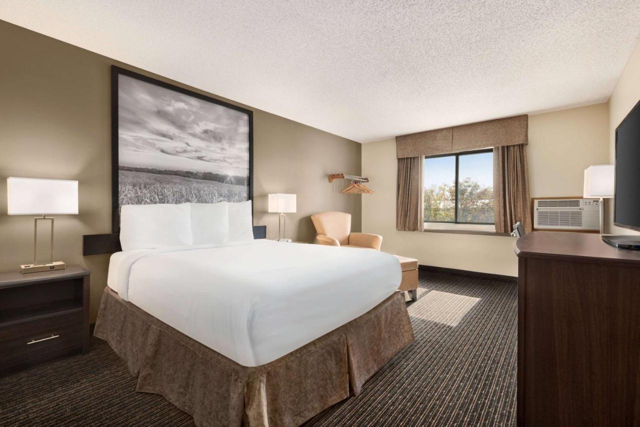 Hotel Super 8 By Wyndham Lincoln North Exterior foto