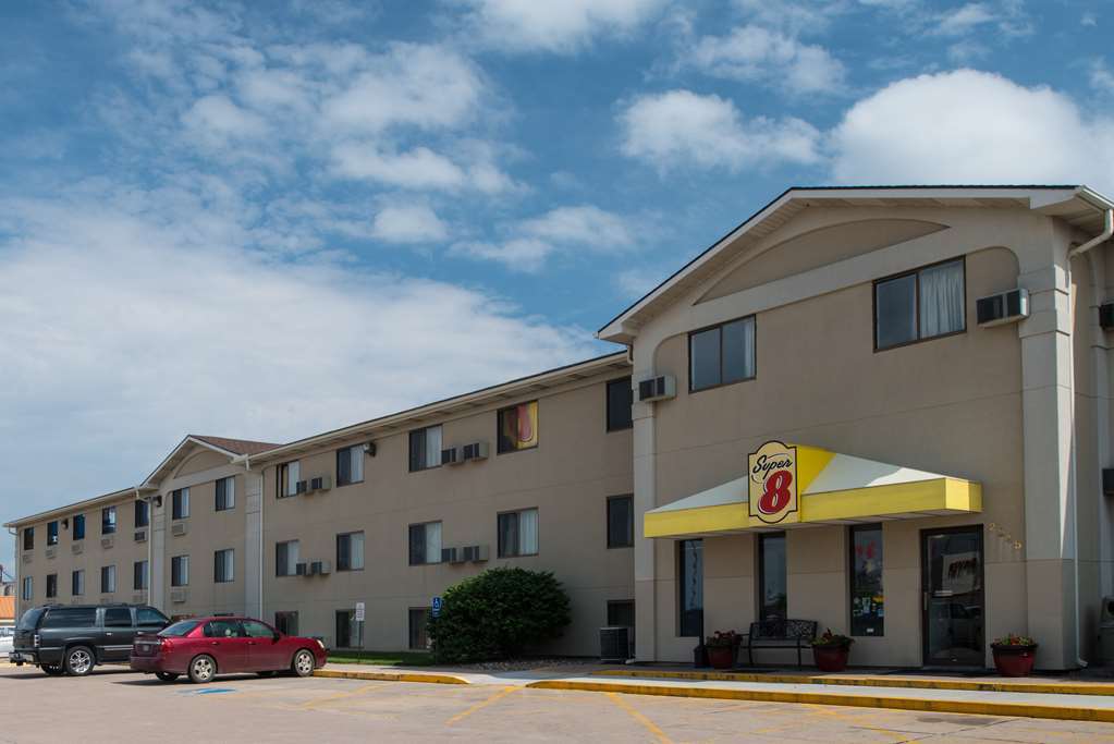 Hotel Super 8 By Wyndham Lincoln North Exterior foto