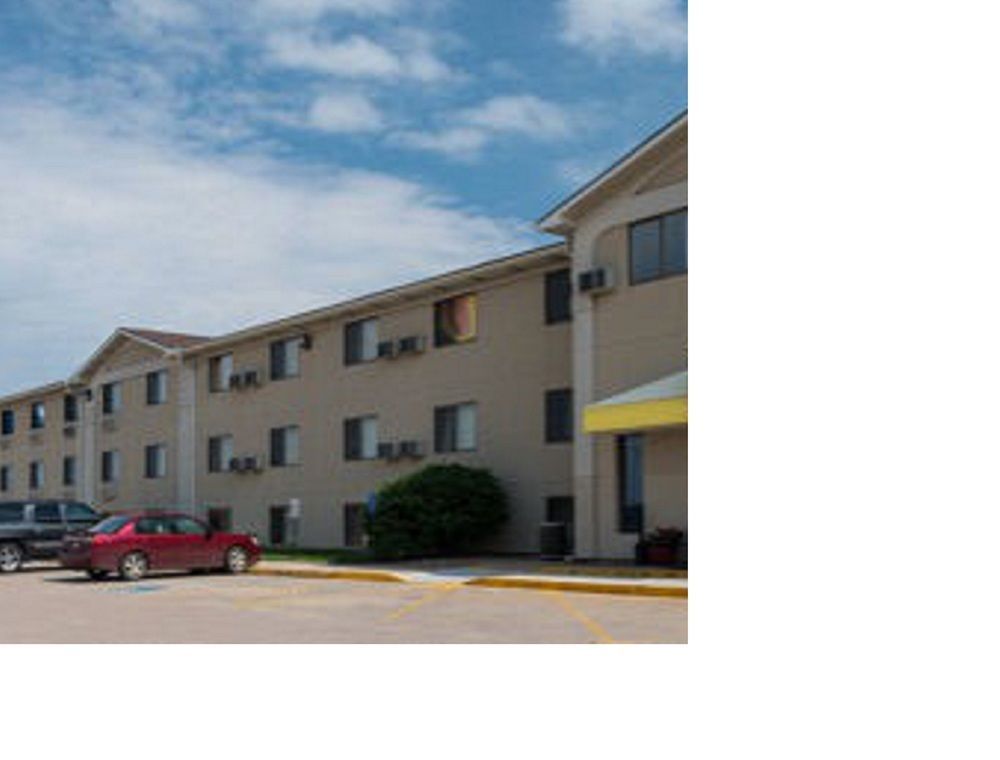 Hotel Super 8 By Wyndham Lincoln North Exterior foto